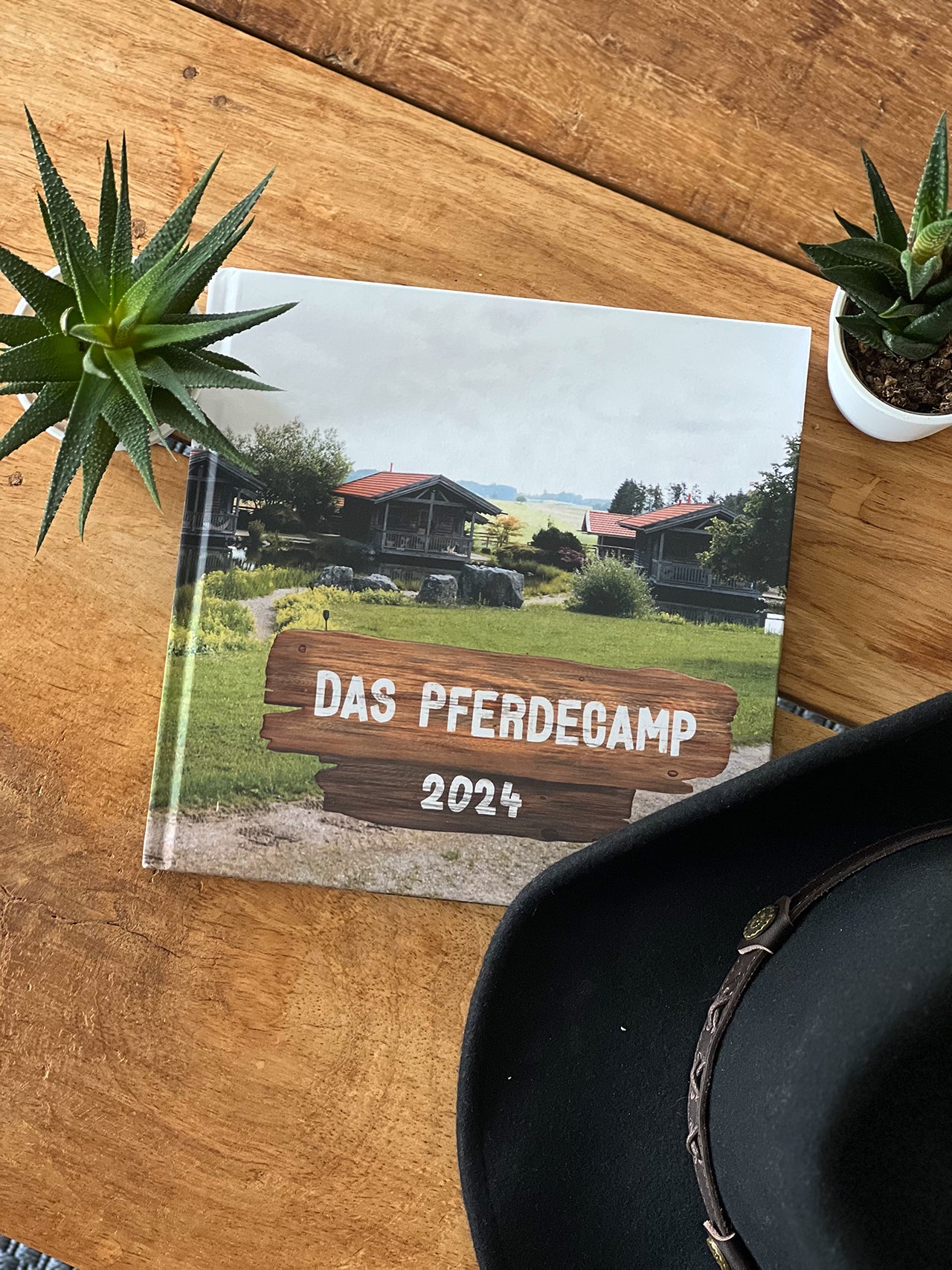 Limitiertes & signiertes Fotobuch - Das Pferdecamp 2024